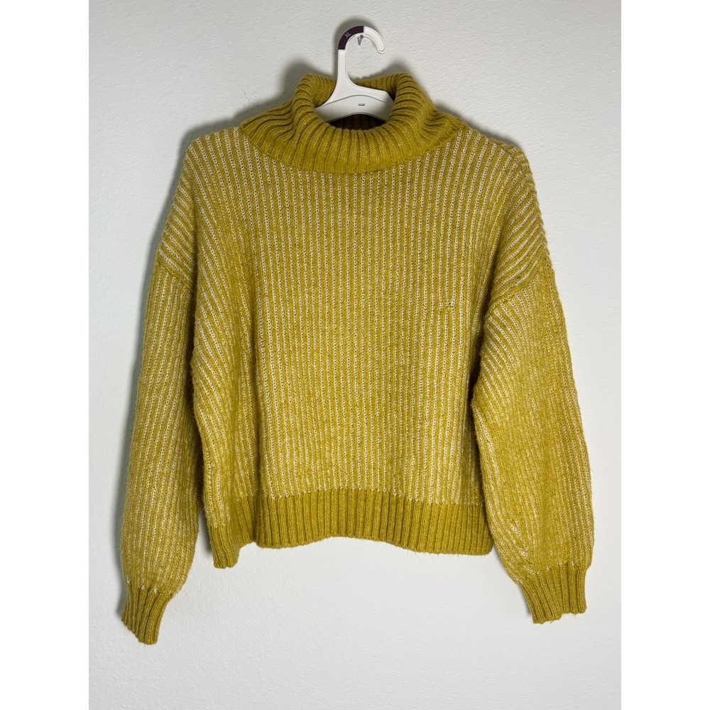 Old Navy Womens Mustard Yellow Ribbed Turtleneck Sweater Large Chunky Knit Crop